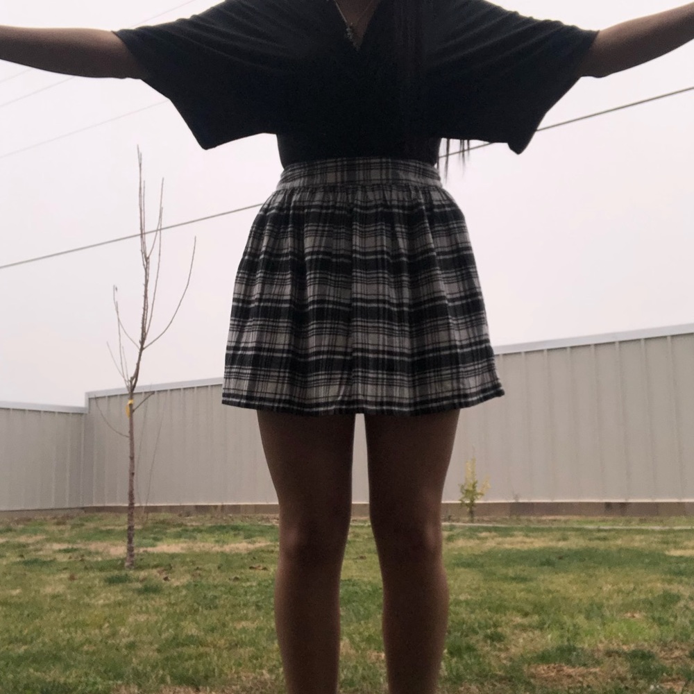 Super cute forever 21 skirt for sale!